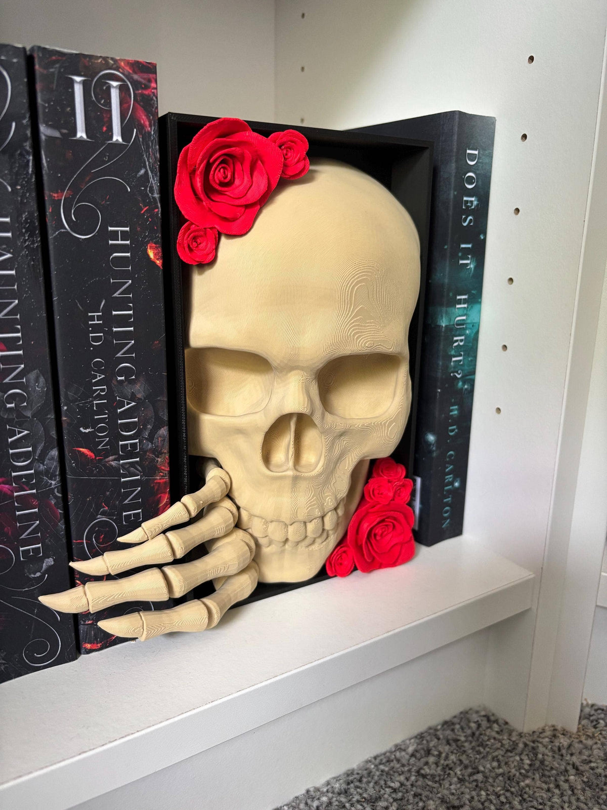 Skull & Roses 3D Printed Gothic Book Nook Decor
