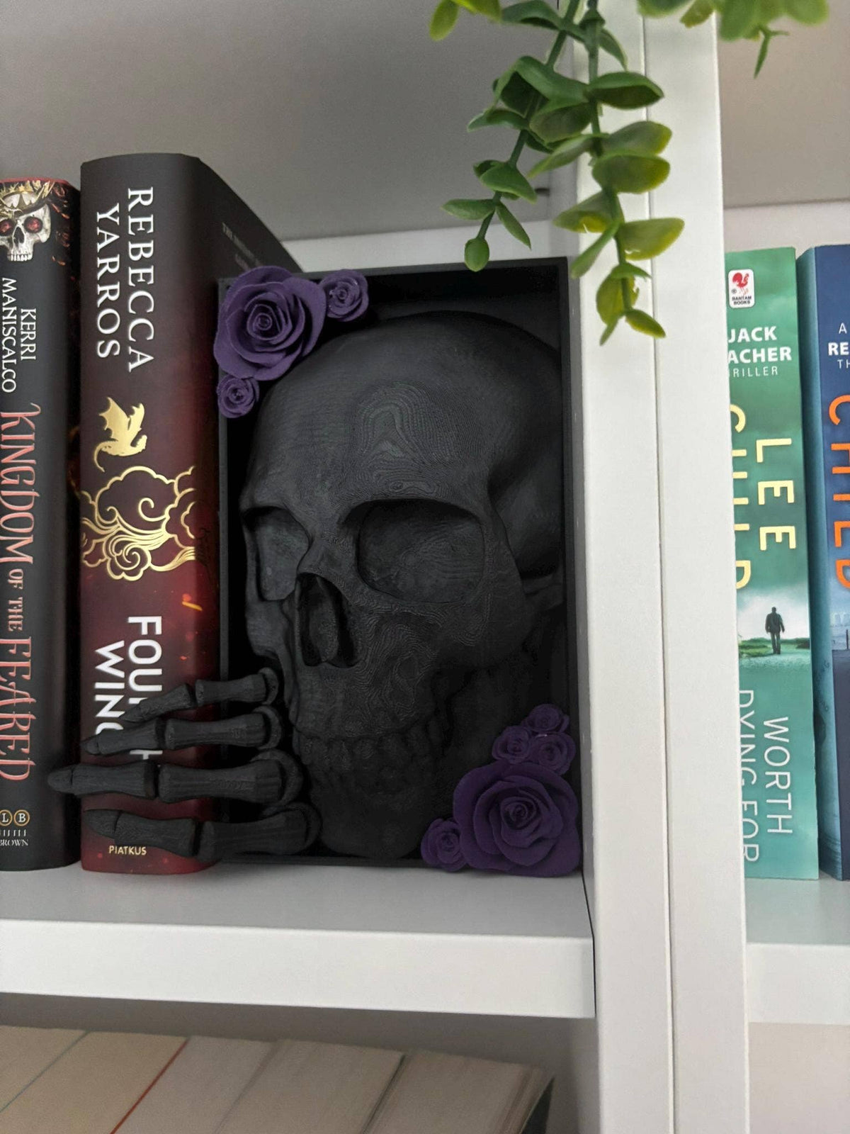 Skull & Roses 3D Printed Gothic Book Nook Decor