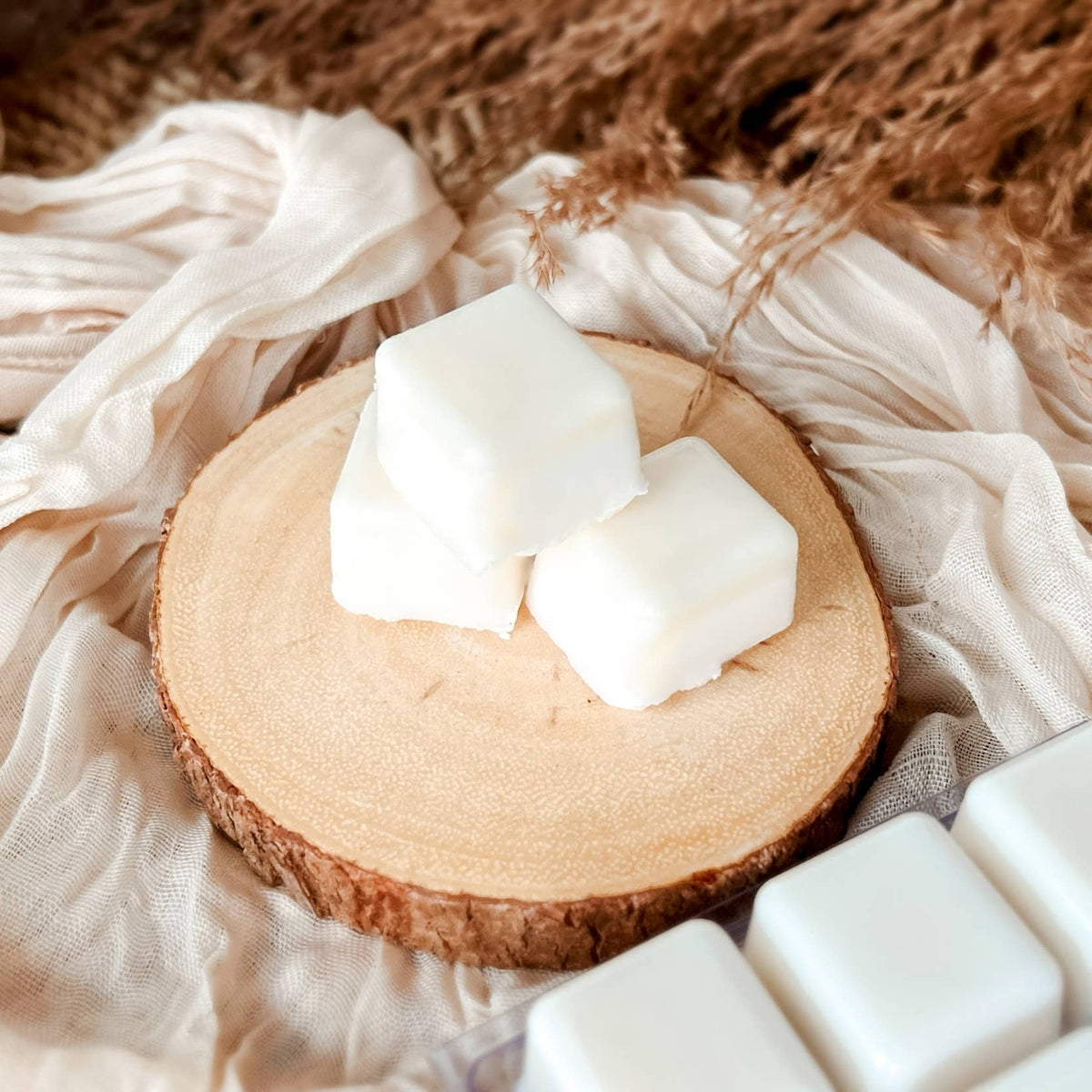 Endless TBR Wax Melt - Bookish Gift for Romance Readers | Literari