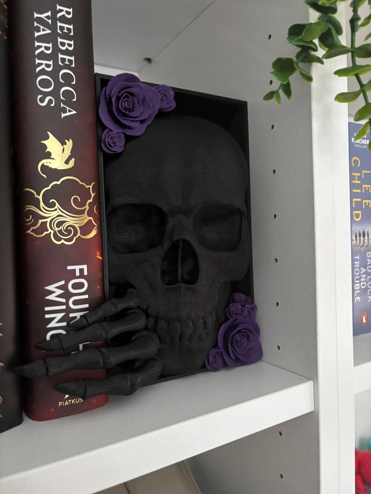 Skull & Roses 3D Printed Gothic Book Nook Decor