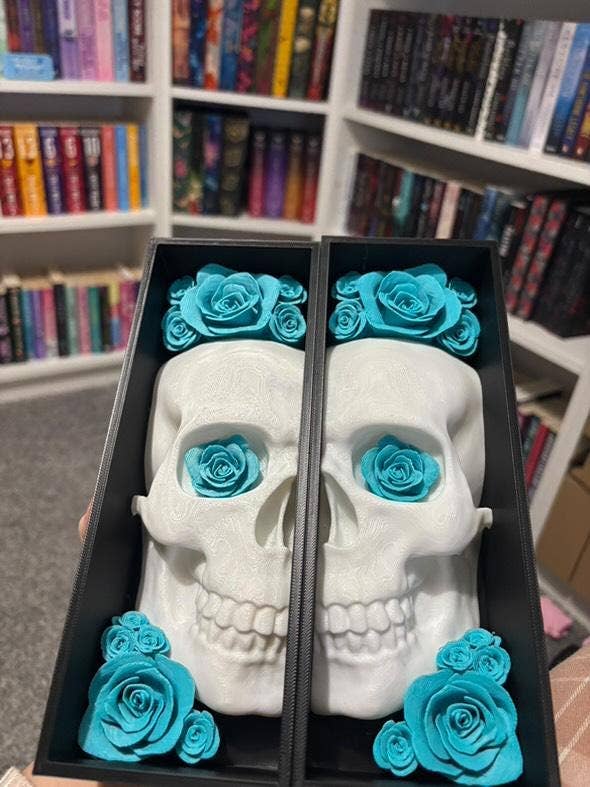 Book nooks / Pair of Book end skull with flower